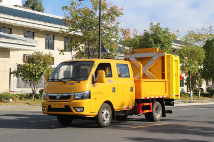 東風途逸雙排防撞緩沖車 70E